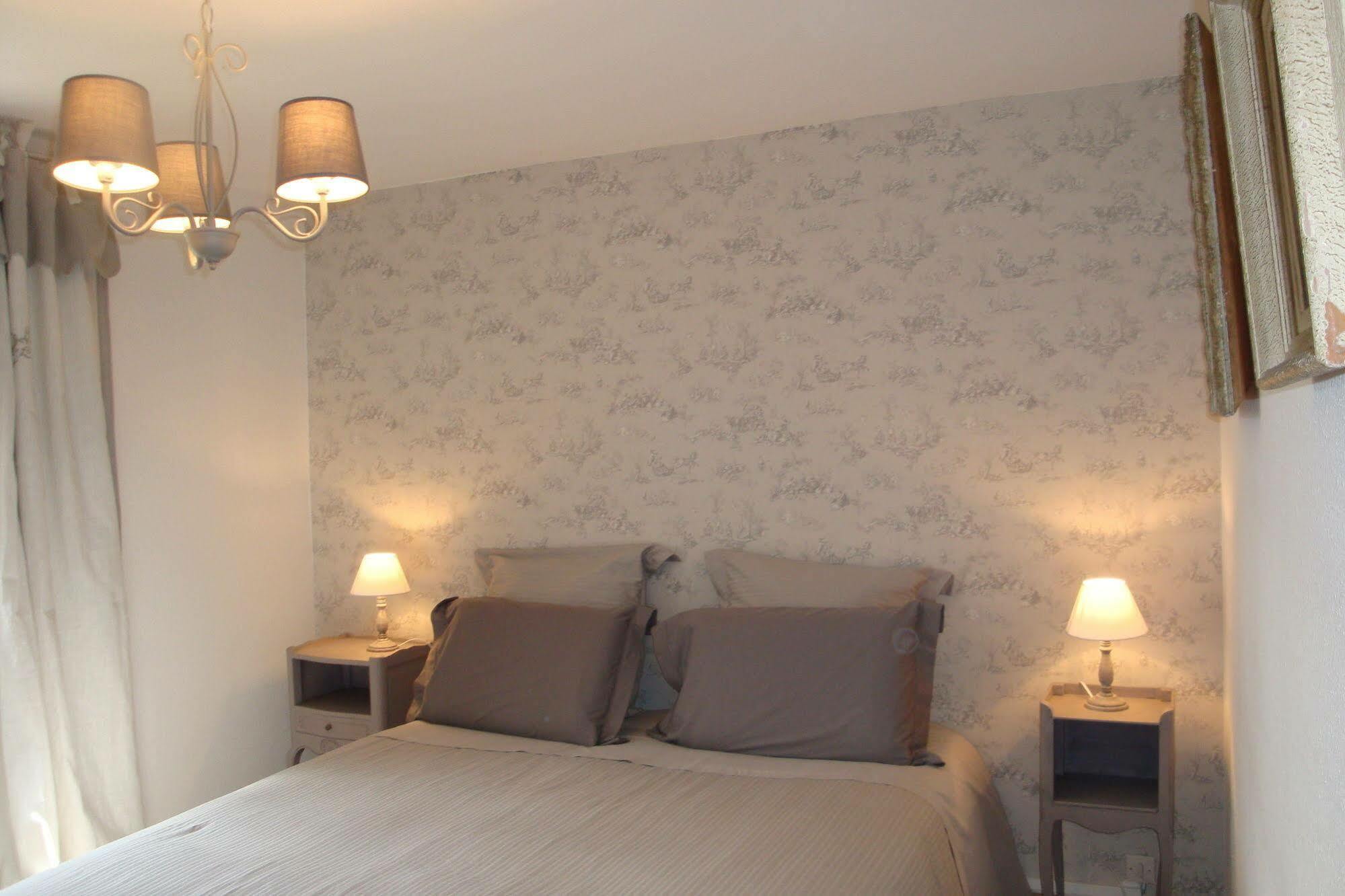Au Jardin D'Eloise Bed & Breakfast Tremereuc Eksteriør bilde