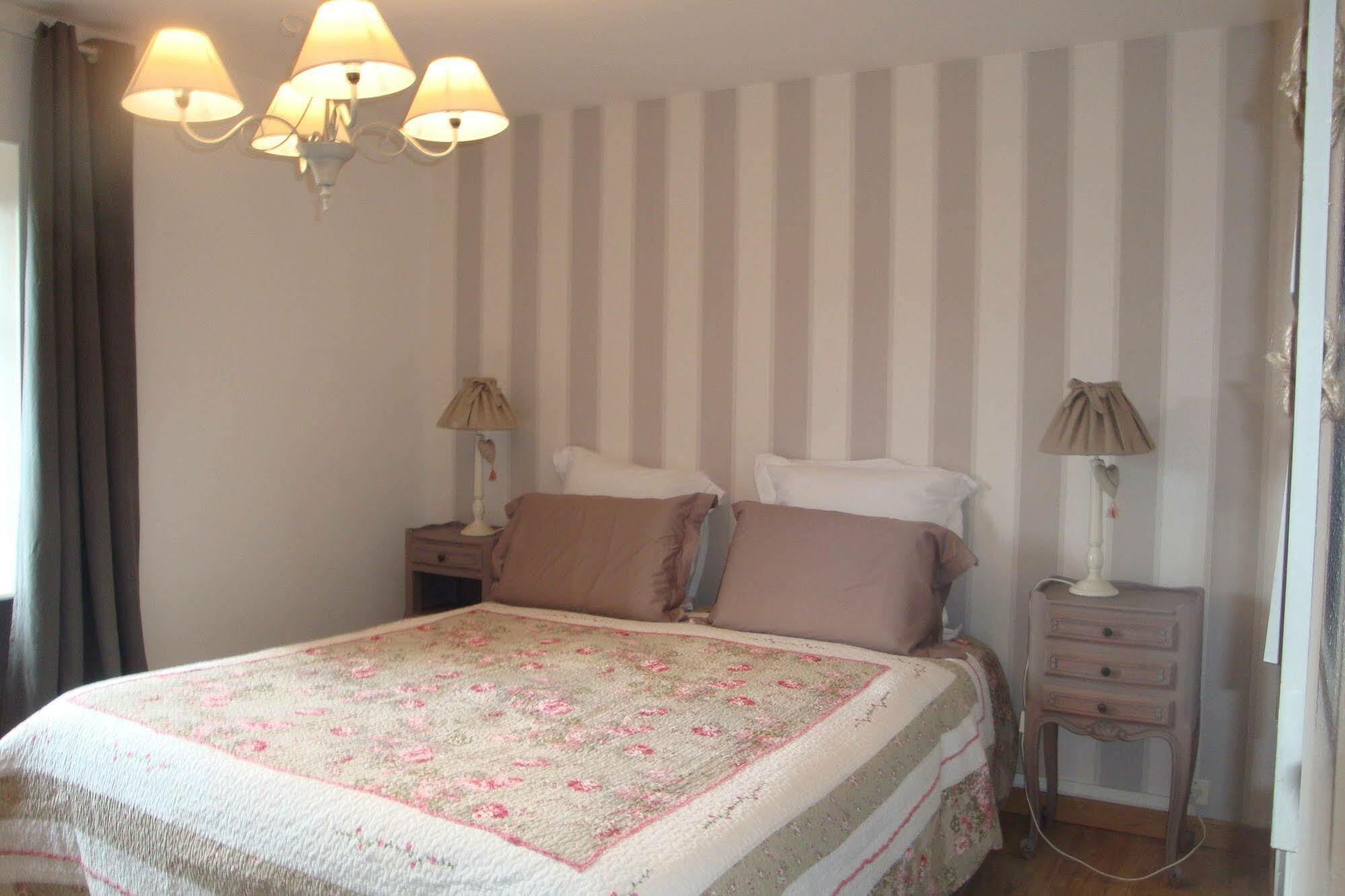 Au Jardin D'Eloise Bed & Breakfast Tremereuc Eksteriør bilde
